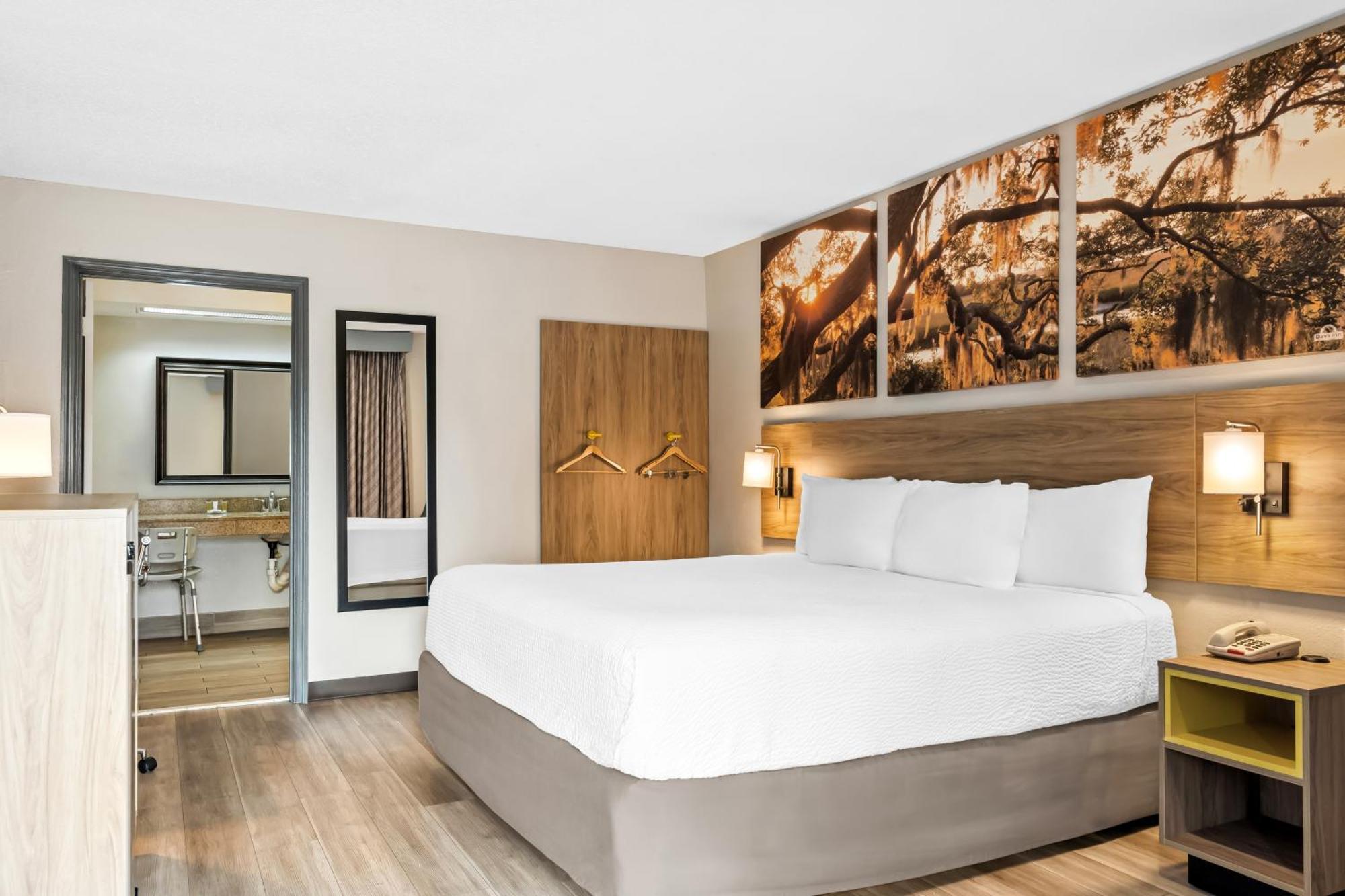 Days By Wyndham Hotel